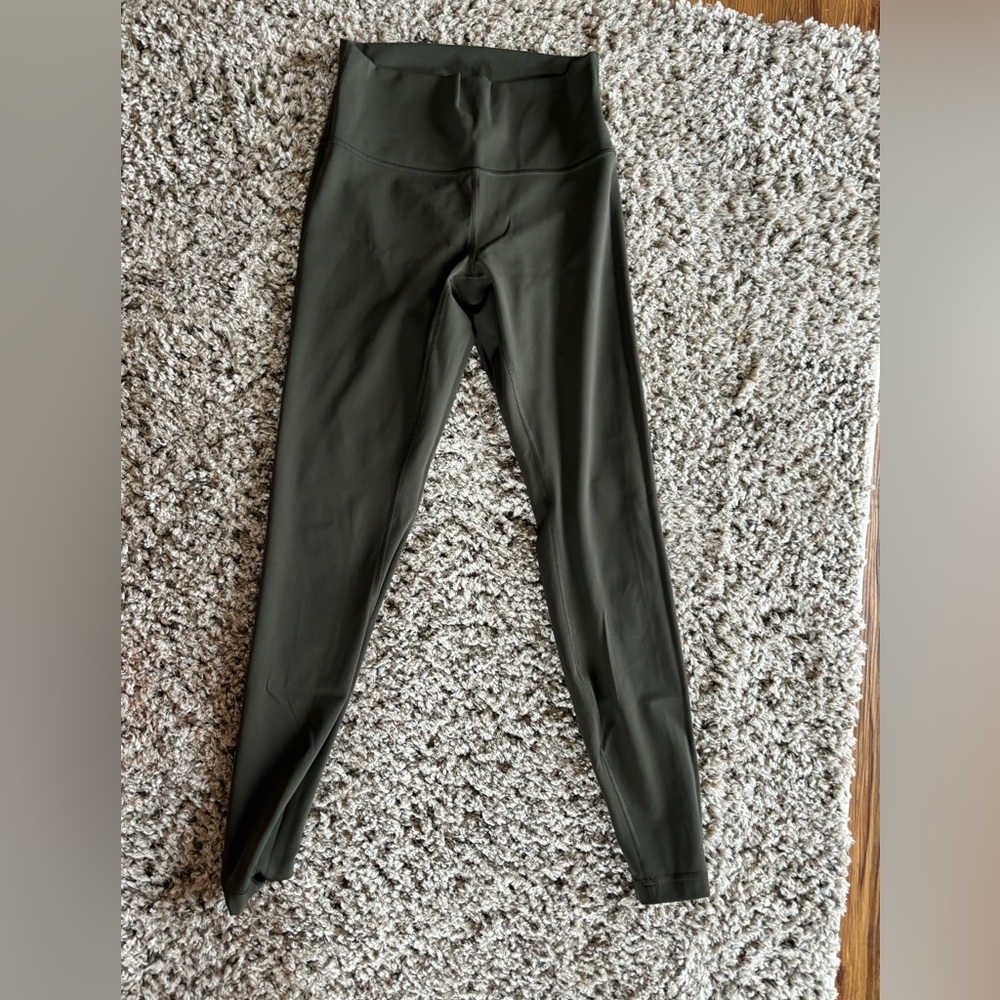 Lululemon size 8 wunder under leggings, dark green